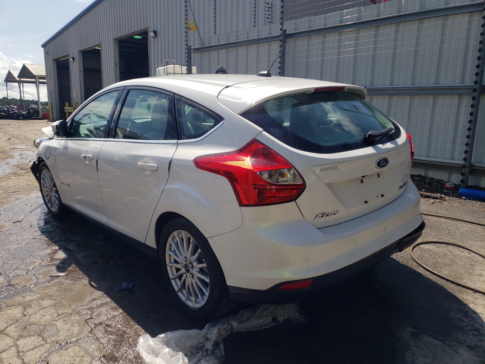 صورة رقم 3 من المزاد - 2014 FORD FOCUS BEV مع VIN 1FADP3R4XEL353300