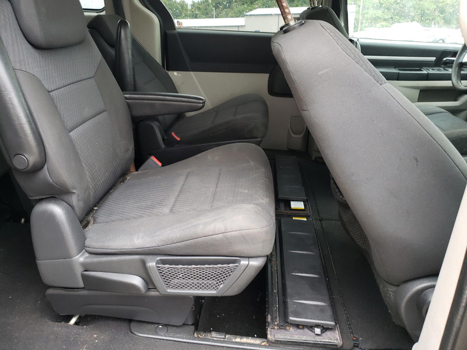 Photo 17 from auction – 2010 DODGE GRAND CARA with VIN 2D4RN4DE1AR239038