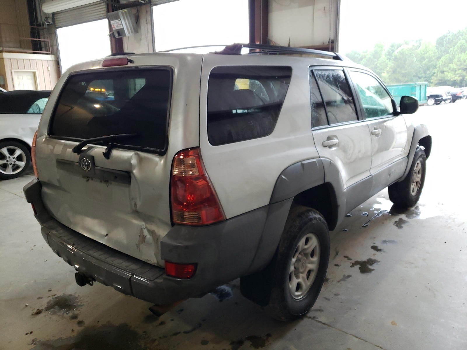 Photo 4 from auction – 2003 TOYOTA 4RUNNER SR with VIN JTEZU14R530001557