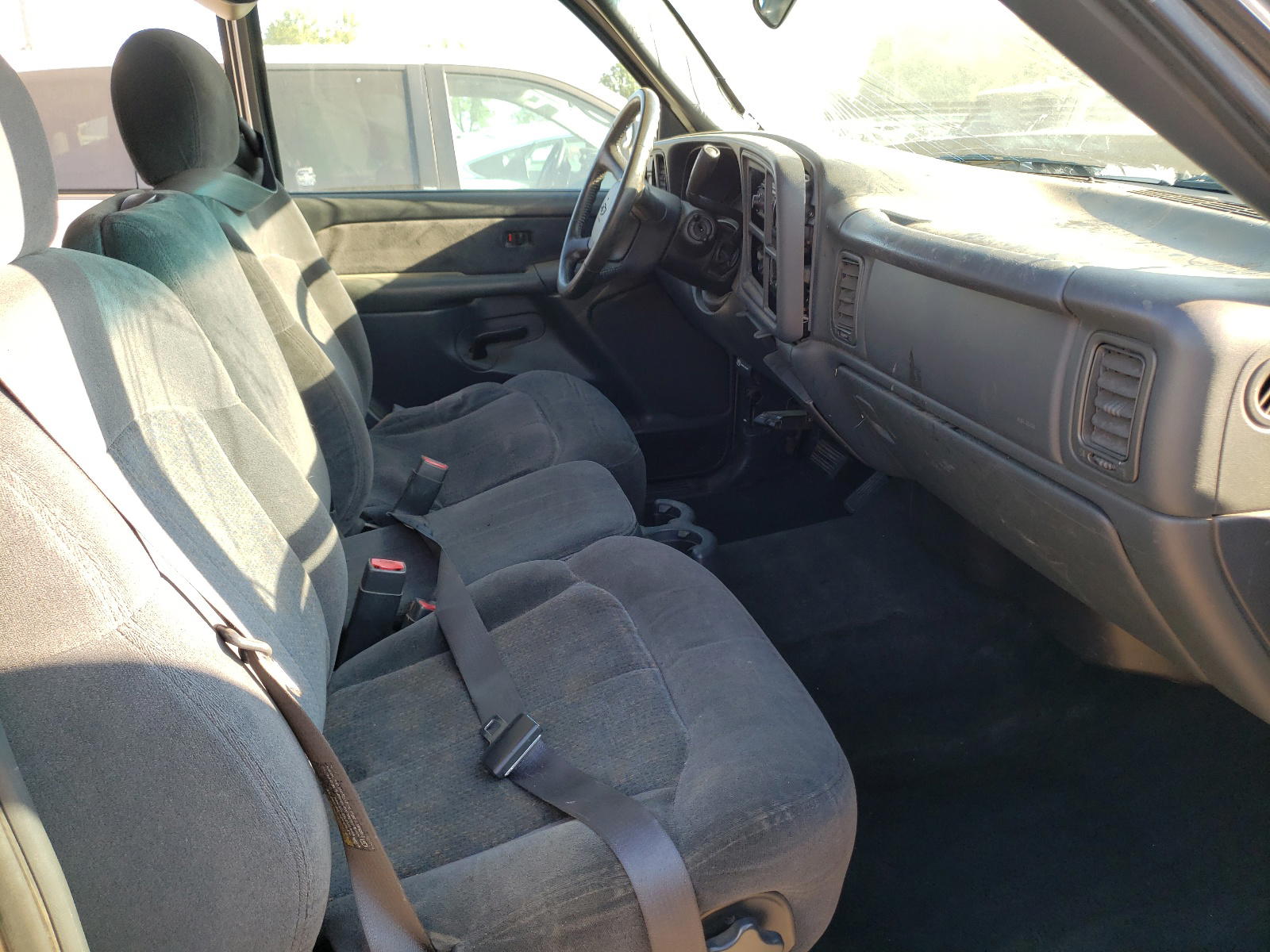 Photo 5 from auction – 2001 CHEVROLET SILVERADO with VIN 1GCEK19T41E140401