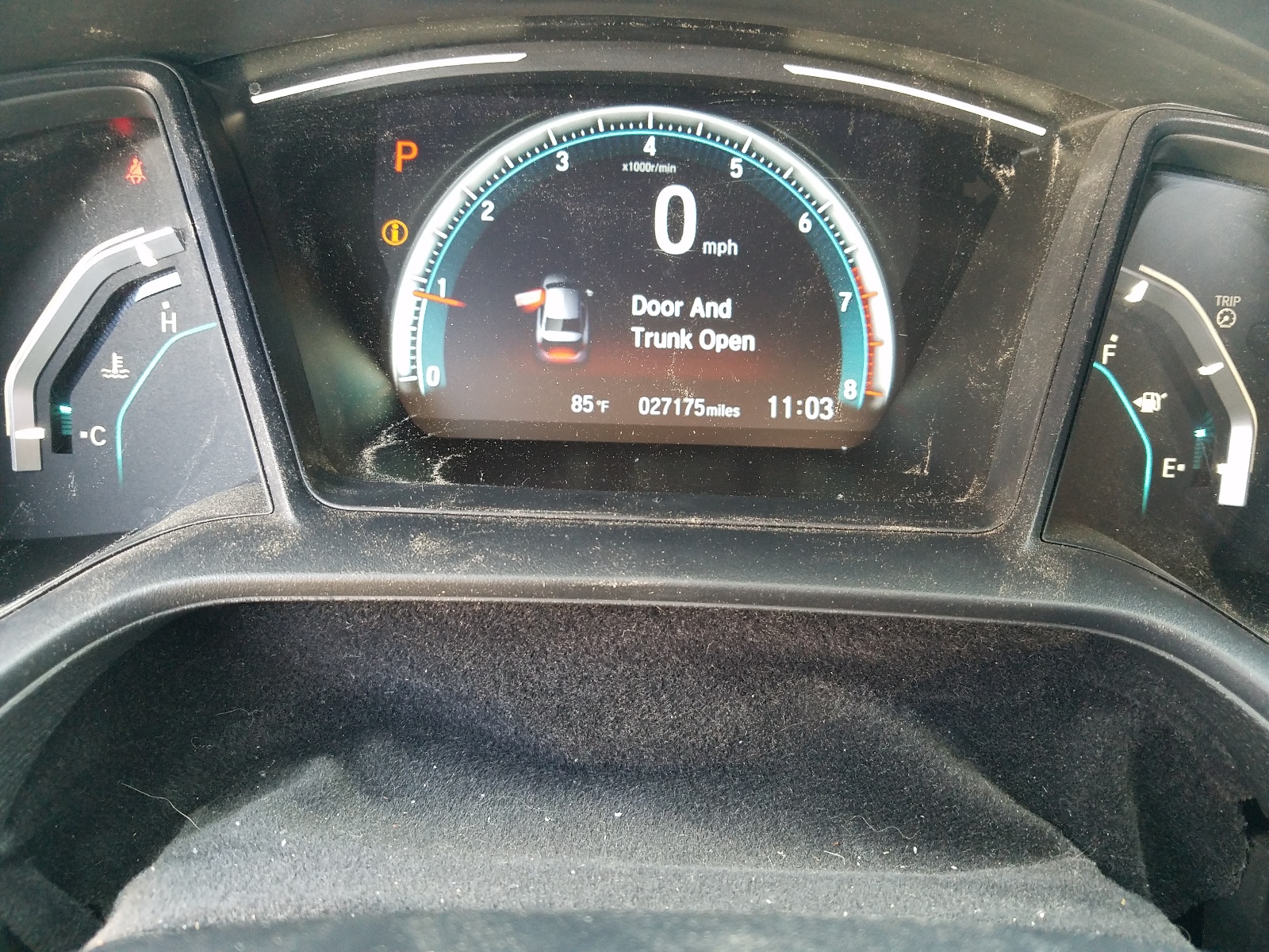 Photo 8 from auction – 2019 HONDA CIVIC LX with VIN 19XFC2F69KE202046