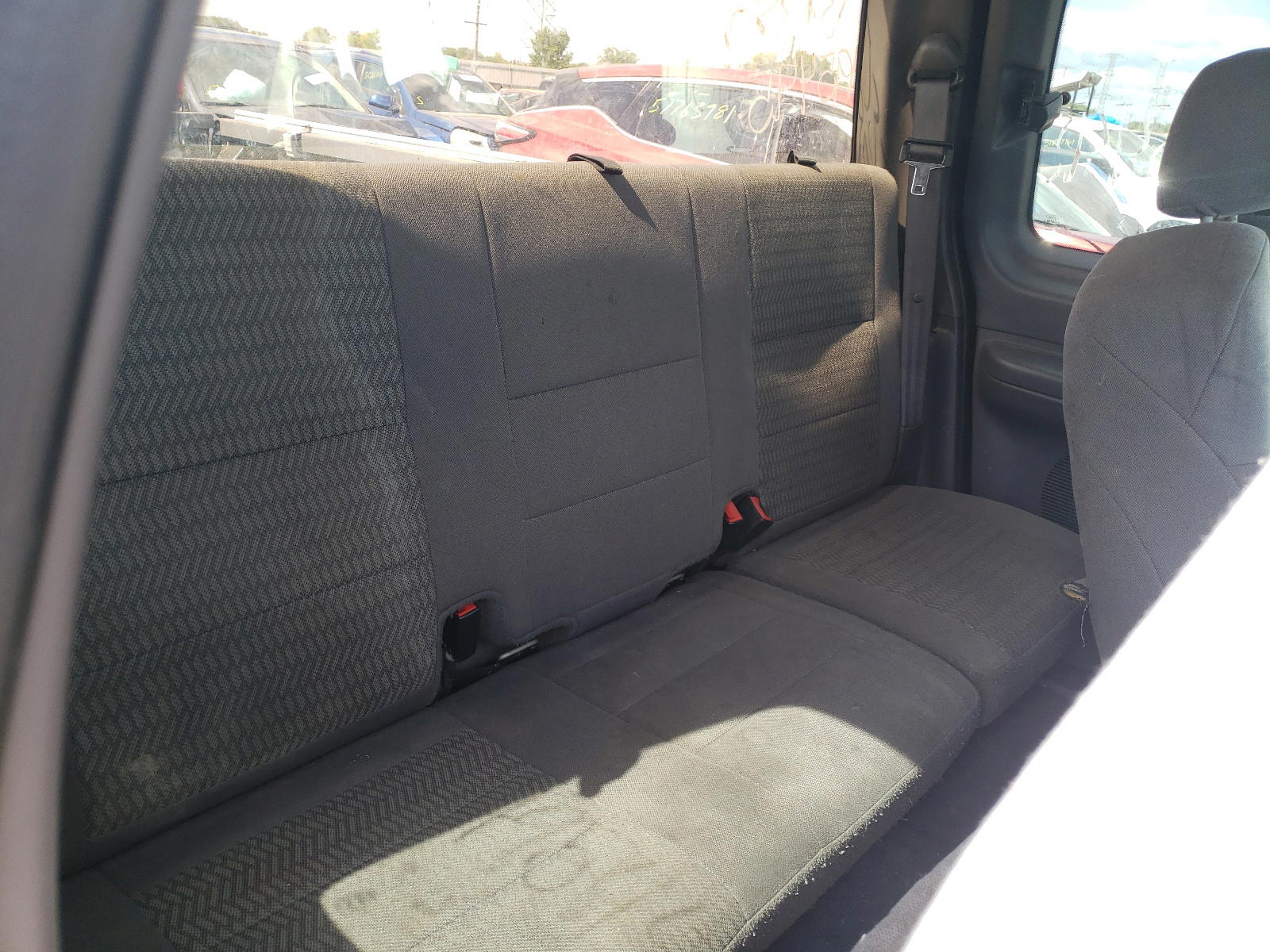 Photo 6 from auction – 2003 FORD F150 with VIN 1FTRX07L93KD65577