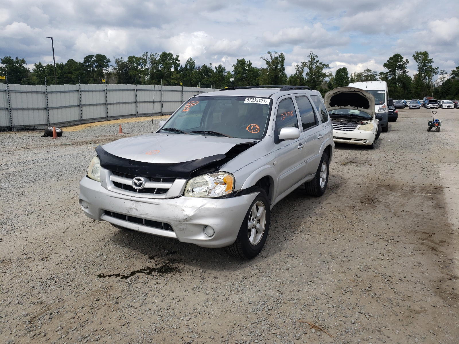 Photo 2 from auction – 2005 MAZDA TRIBUTE S with VIN 4F2YZ04155KM62268