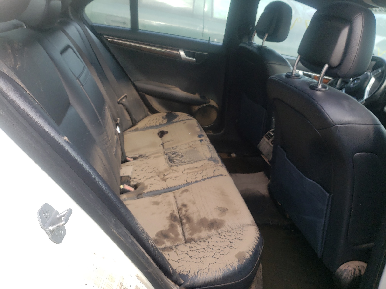 Photo 6 from auction – 2012 MERCEDES-BENZ C 300 4MAT with VIN WDDGF8BB5CA623709