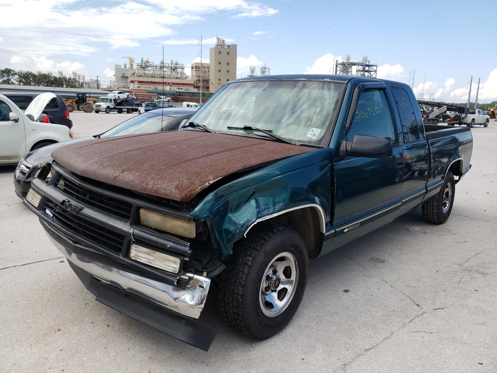 Photo 2 from auction – 1998 CHEVROLET GMT-400 C1 with VIN 1GCEC19R6WE186773