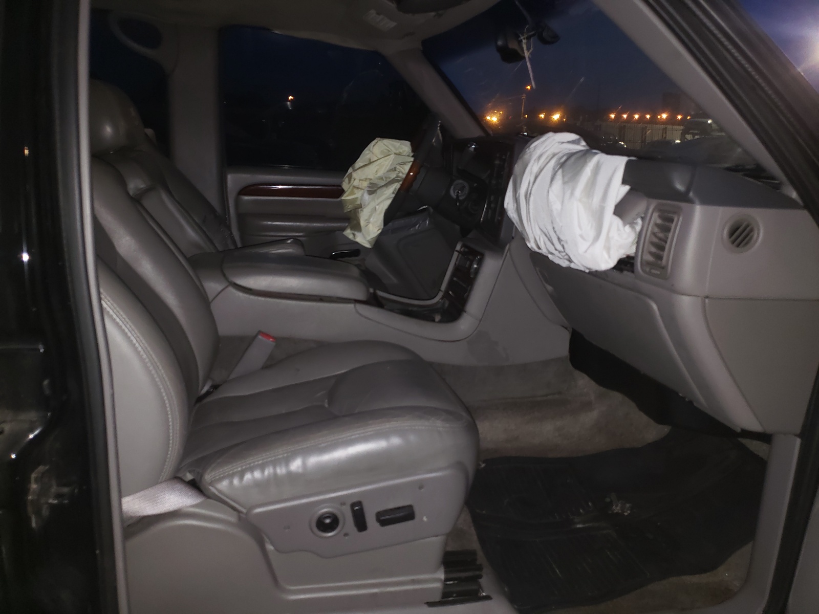 Photo 5 from auction – 2003 CADILLAC ESCALADE with VIN 1GYEK63N13R217383