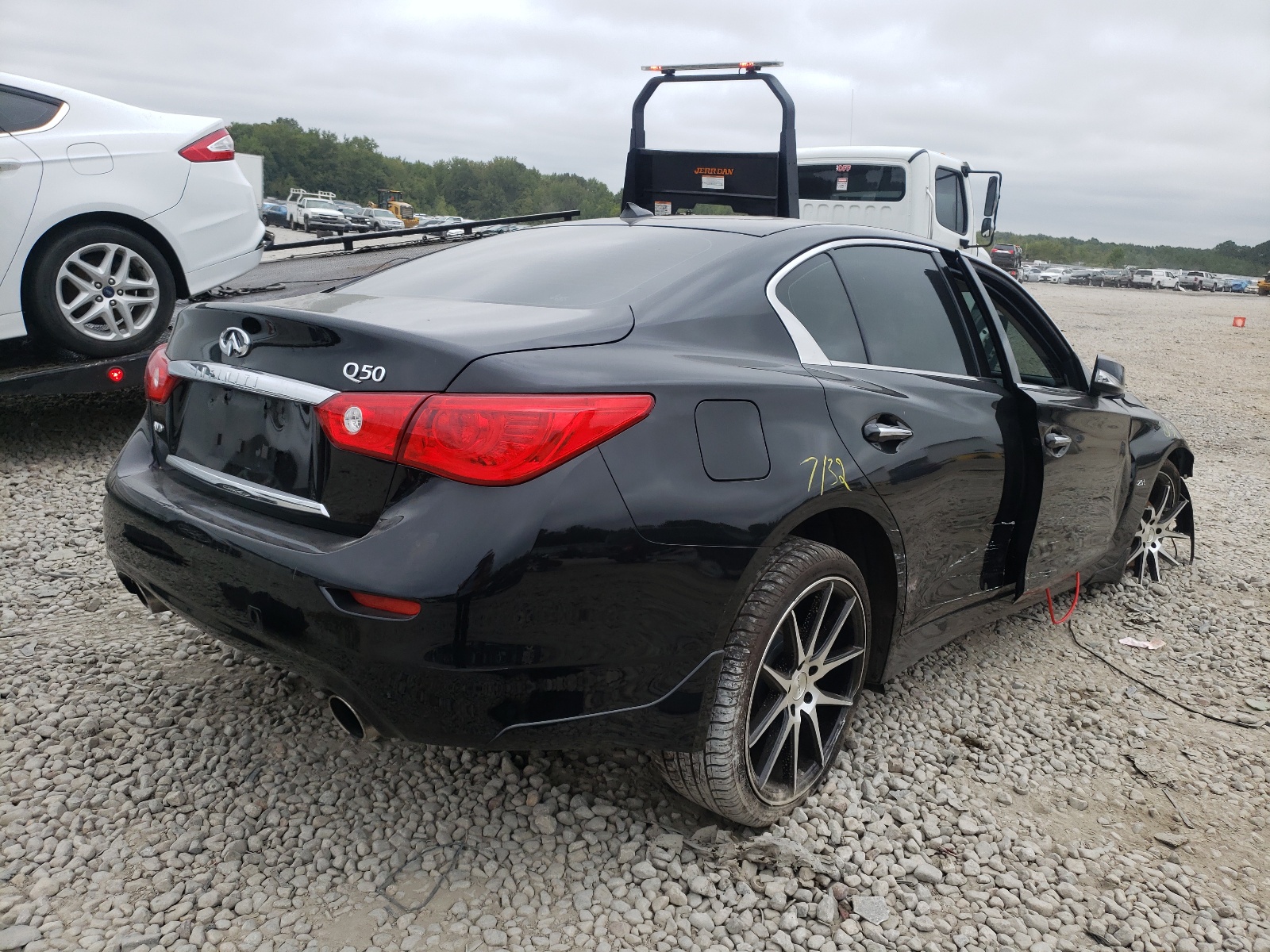 Photo 4 from auction – 2017 INFINITI Q50 BASE with VIN JN1CV7AR4HM682411