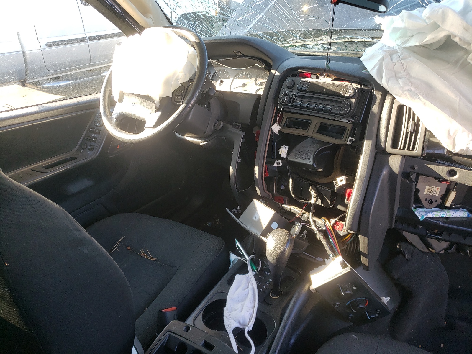 Photo 9 from auction – 2004 JEEP GRAND CHER with VIN 1J4GW48S54C347994