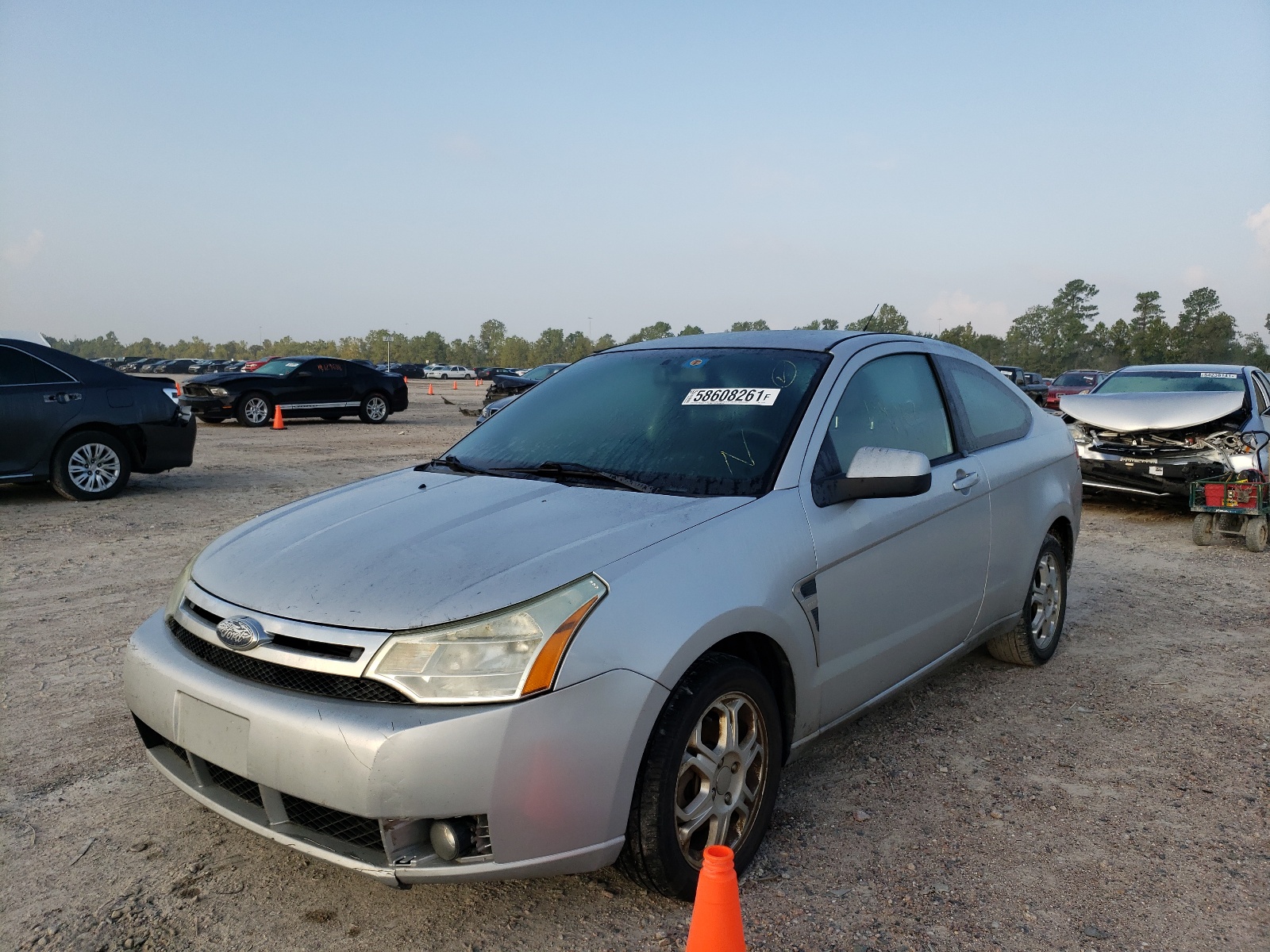 Photo 2 from auction – 2008 FORD FOCUS SE with VIN 1FAHP33N88W212702