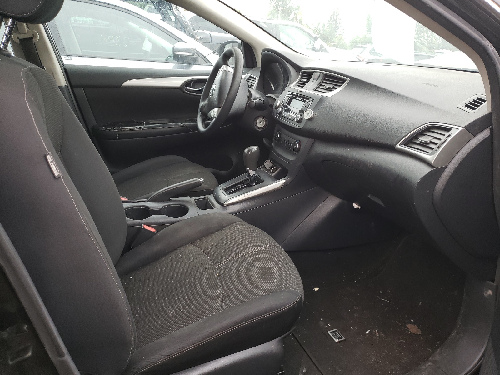 Photo 5 from auction – 2017 NISSAN SENTRA S with VIN 3N1AB7AP3HY374609
