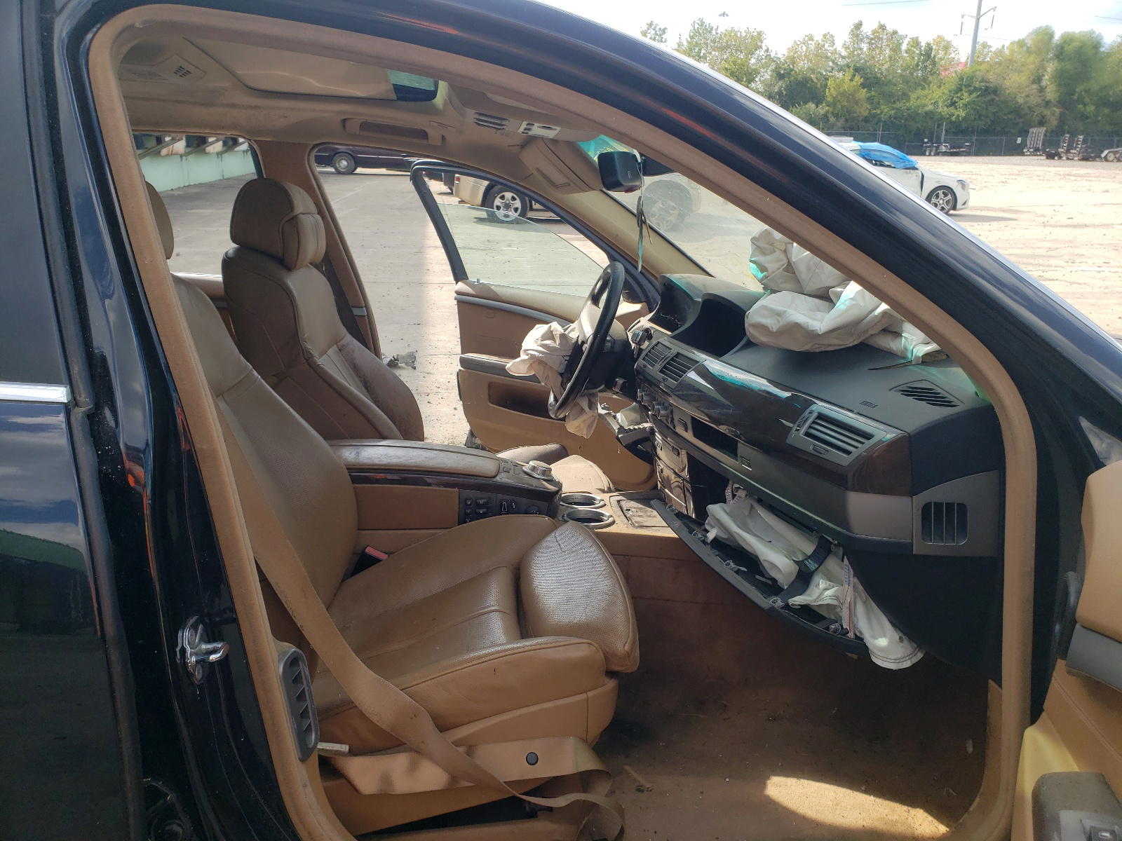 Photo 6 from auction – 2007 BMW 750 with VIN WBAHN83557DT77109