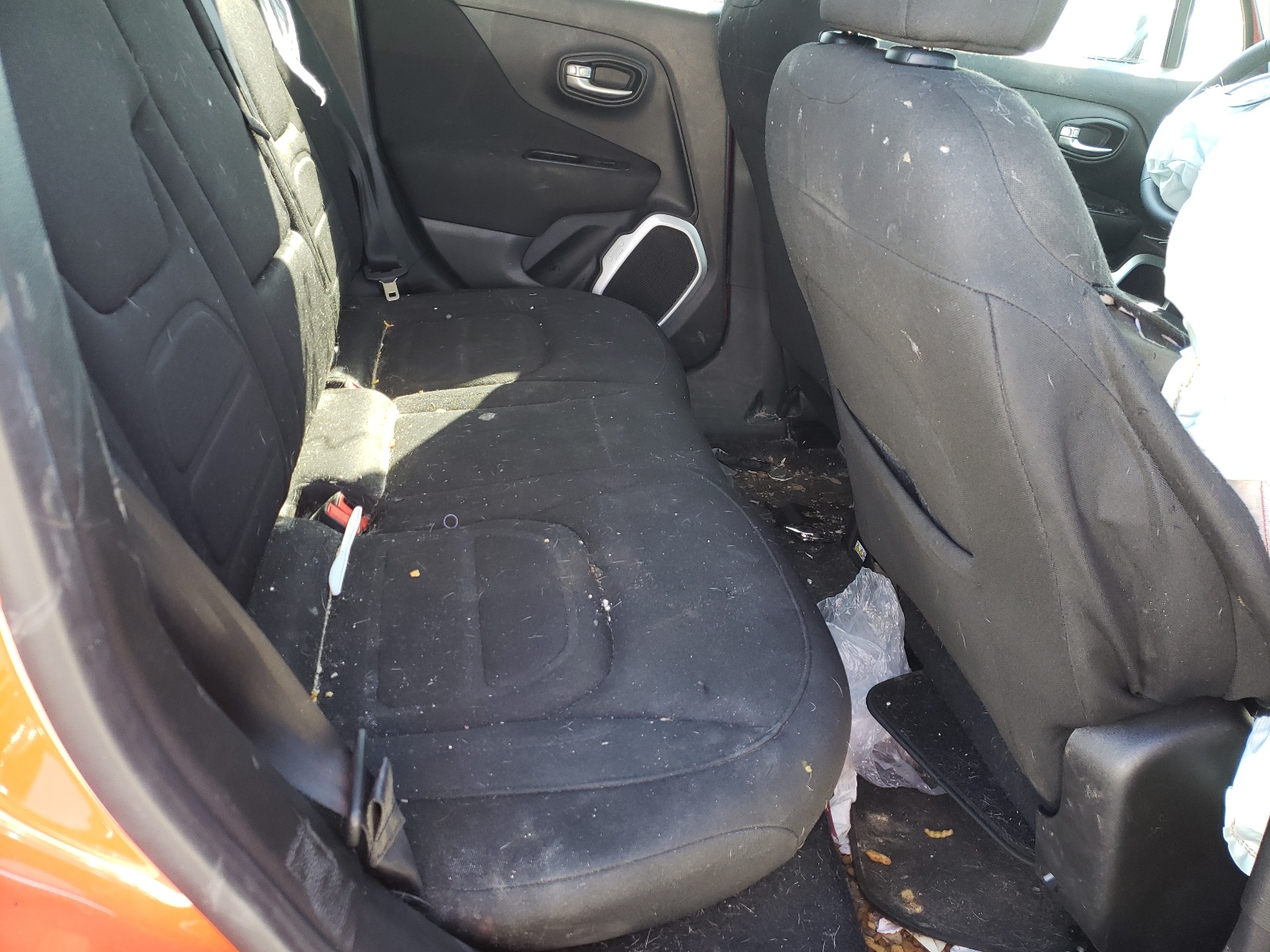 Photo 6 from auction – 2018 JEEP RENEGADE L with VIN ZACCJABB0JPJ53999