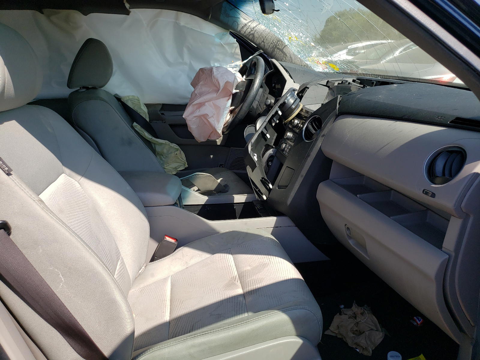 Photo 5 from auction – 2012 HONDA PILOT LX with VIN 5FNYF3H28CB013125