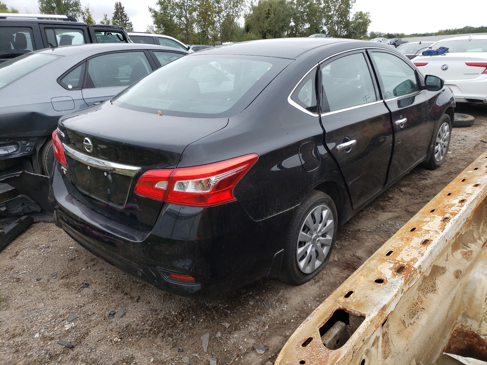 Photo 4 from auction – 2017 NISSAN SENTRA S with VIN 3N1AB7AP3HY374609