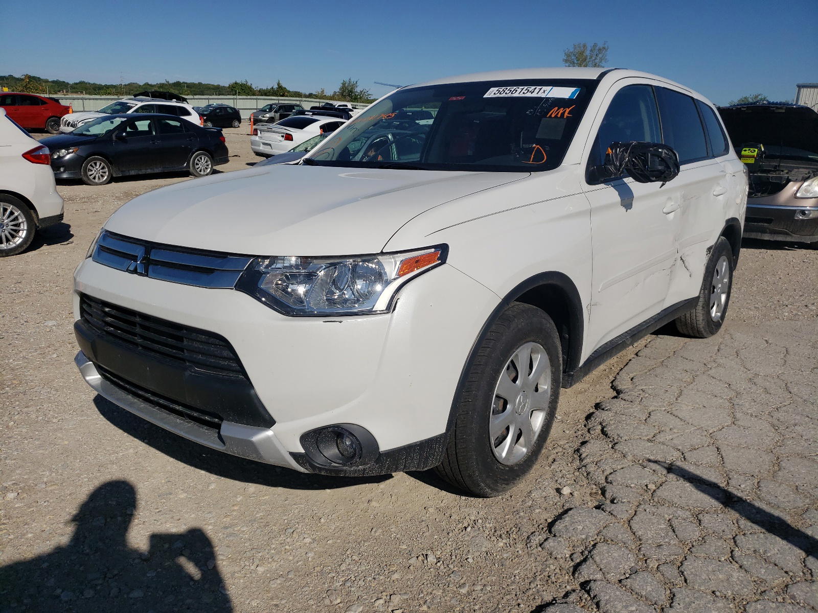 Photo 2 from auction – 2015 MITSUBISHI OUTLANDER with VIN JA4AD2A3XFZ011745