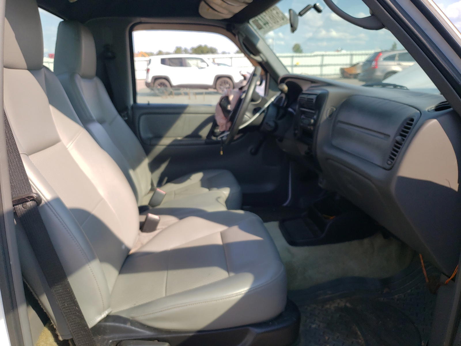 Photo 5 from auction – 2004 FORD RANGER with VIN 1FTYR10U24PB35172