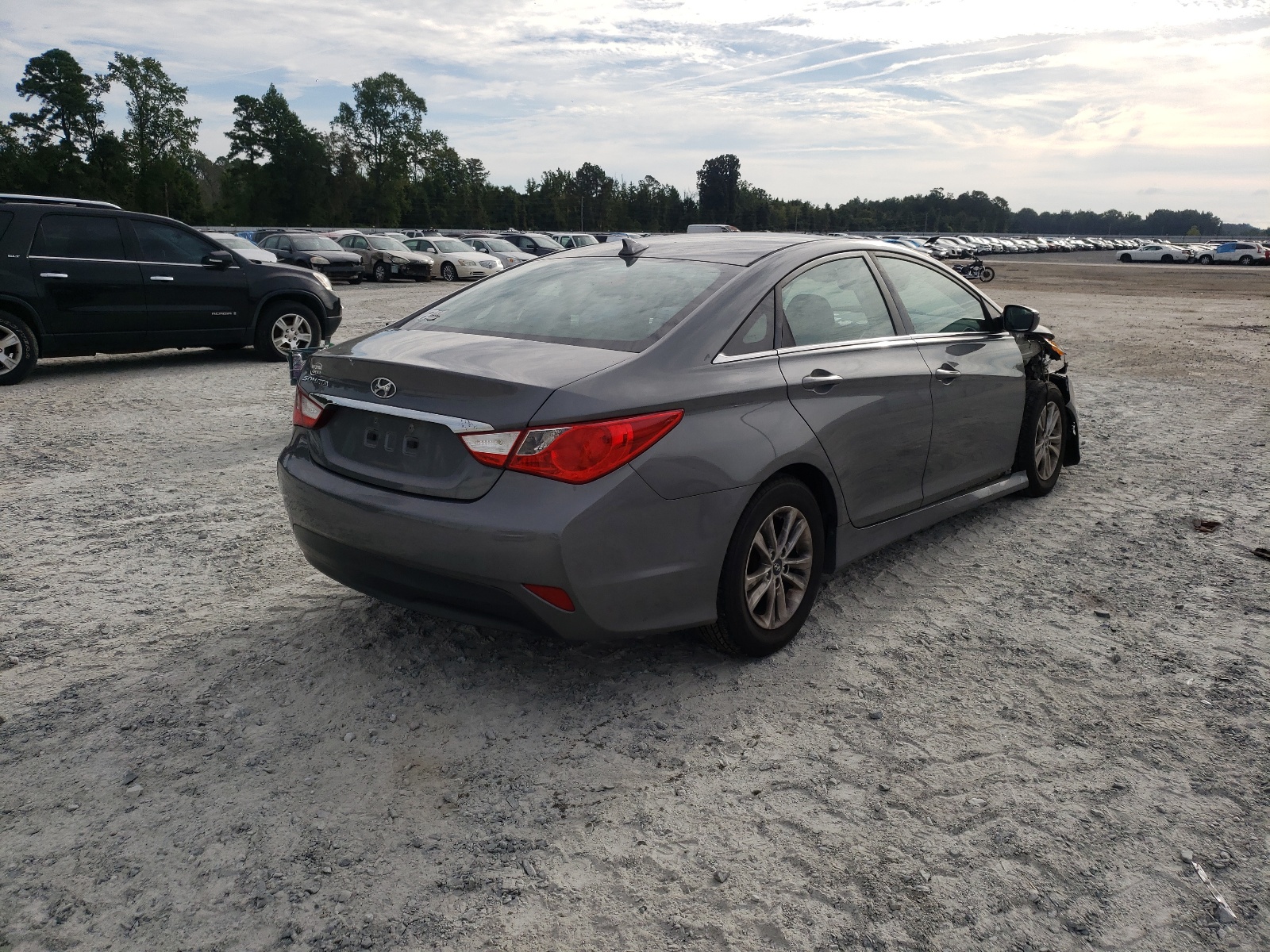 Photo 4 from auction – 2014 HYUNDAI SONATA GLS with VIN 5NPEB4AC2EH863473