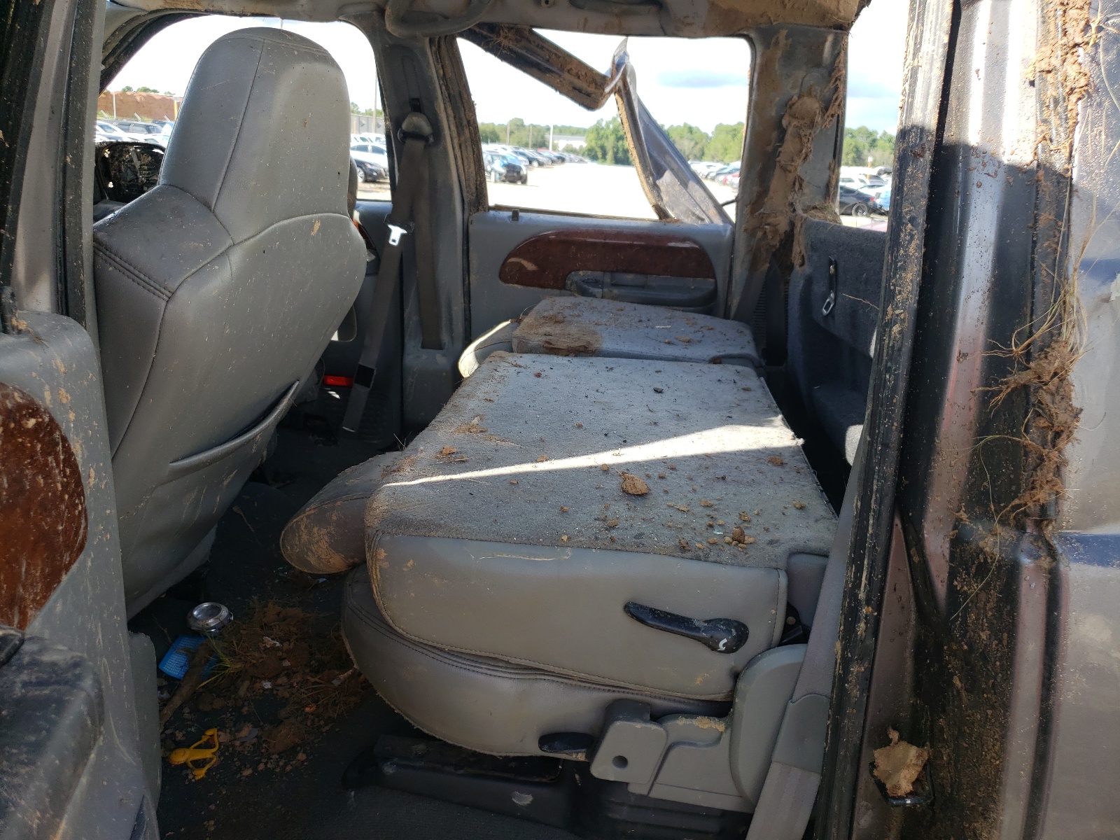Photo 6 from auction – 2004 FORD F250 SUPER with VIN 1FTNW21PX4EC92177