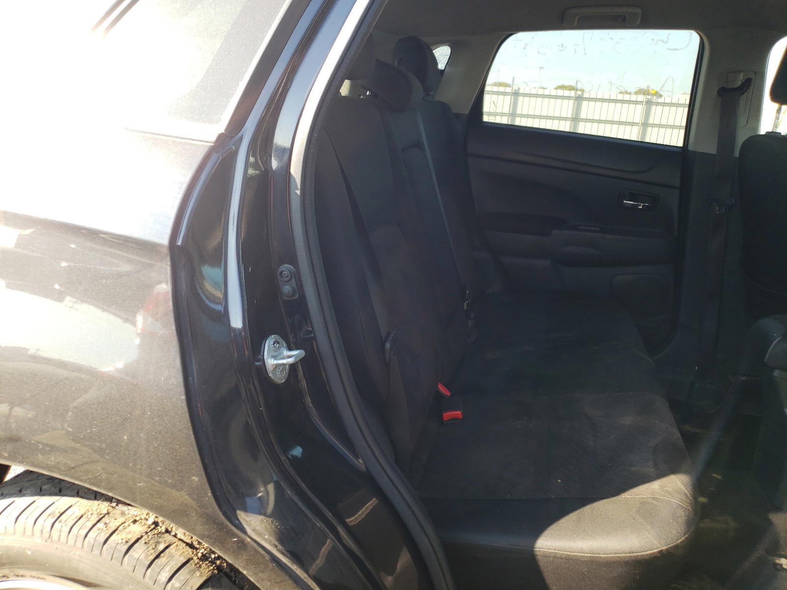Photo 6 from auction – 2014 MITSUBISHI OUTLANDER with VIN 4A4AP4AU8EE016412