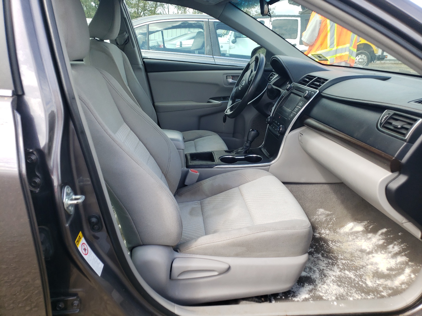 Photo 5 from auction – 2016 TOYOTA CAMRY LE with VIN 4T4BF1FK5GR543998