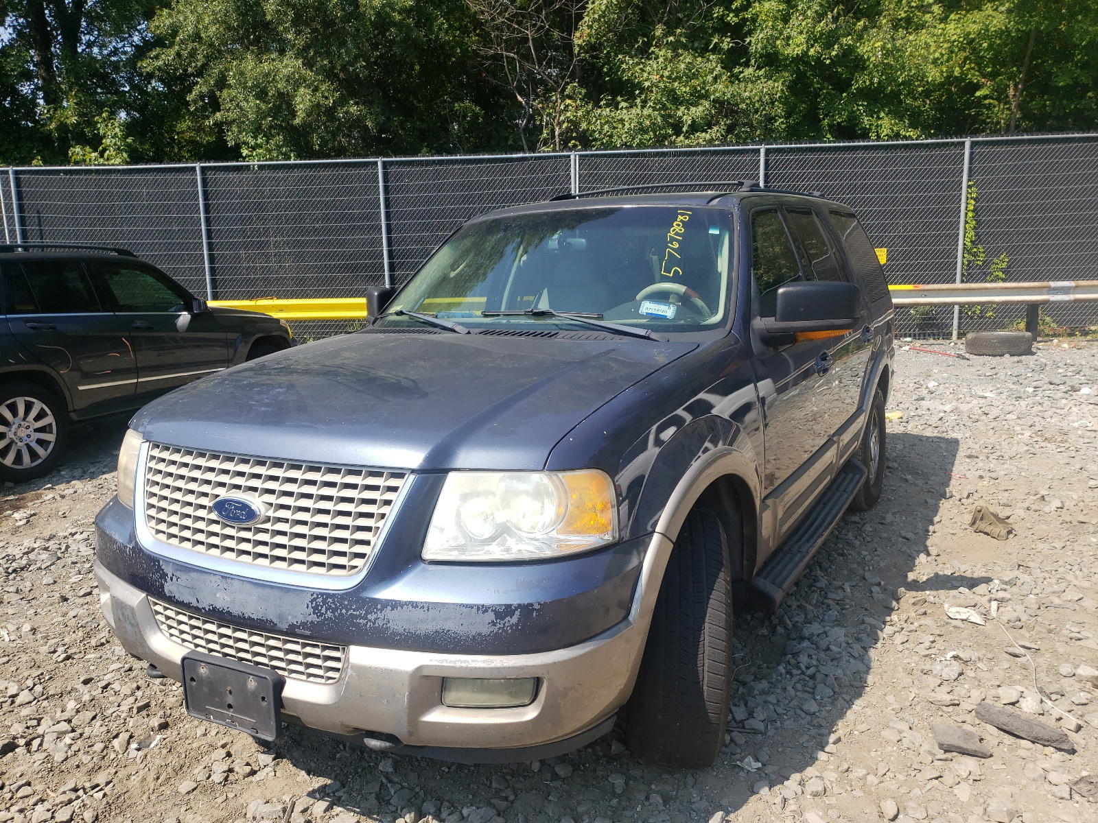 Photo 2 from auction – 2003 FORD EXPEDITION with VIN 1FMFU18L03LA57655