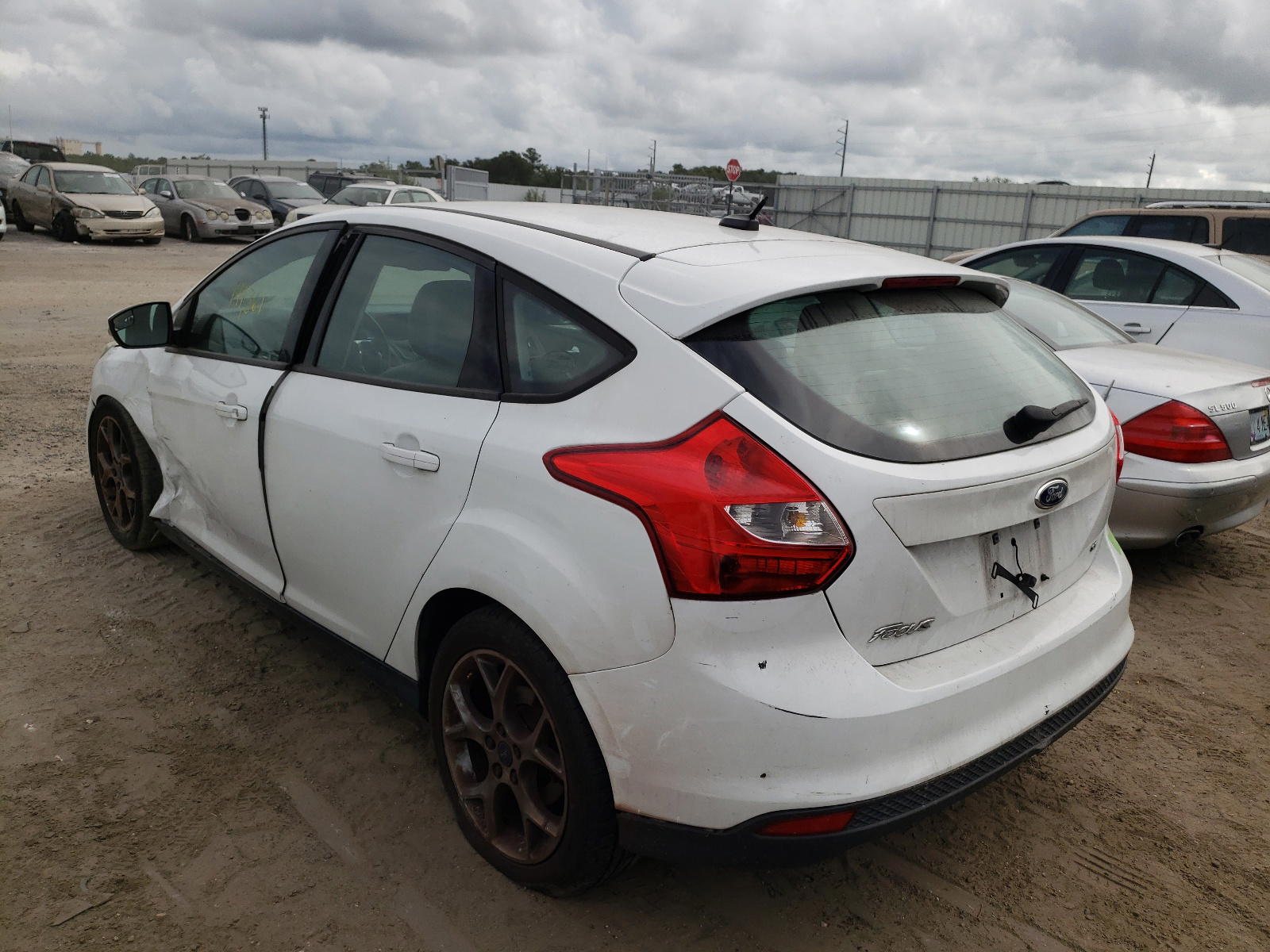 Photo 3 from auction – 2014 FORD FOCUS SE with VIN 1FADP3K21EL337799