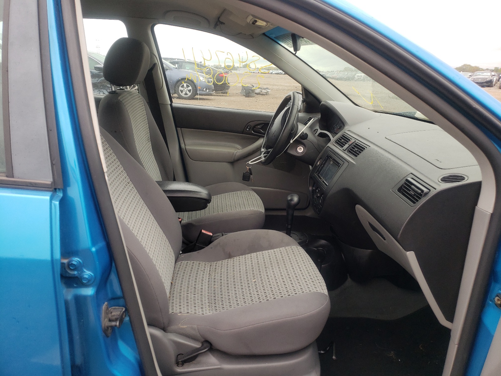 Photo 5 from auction – 2007 FORD FOCUS ZX4 with VIN 1FAFP34N17W248025