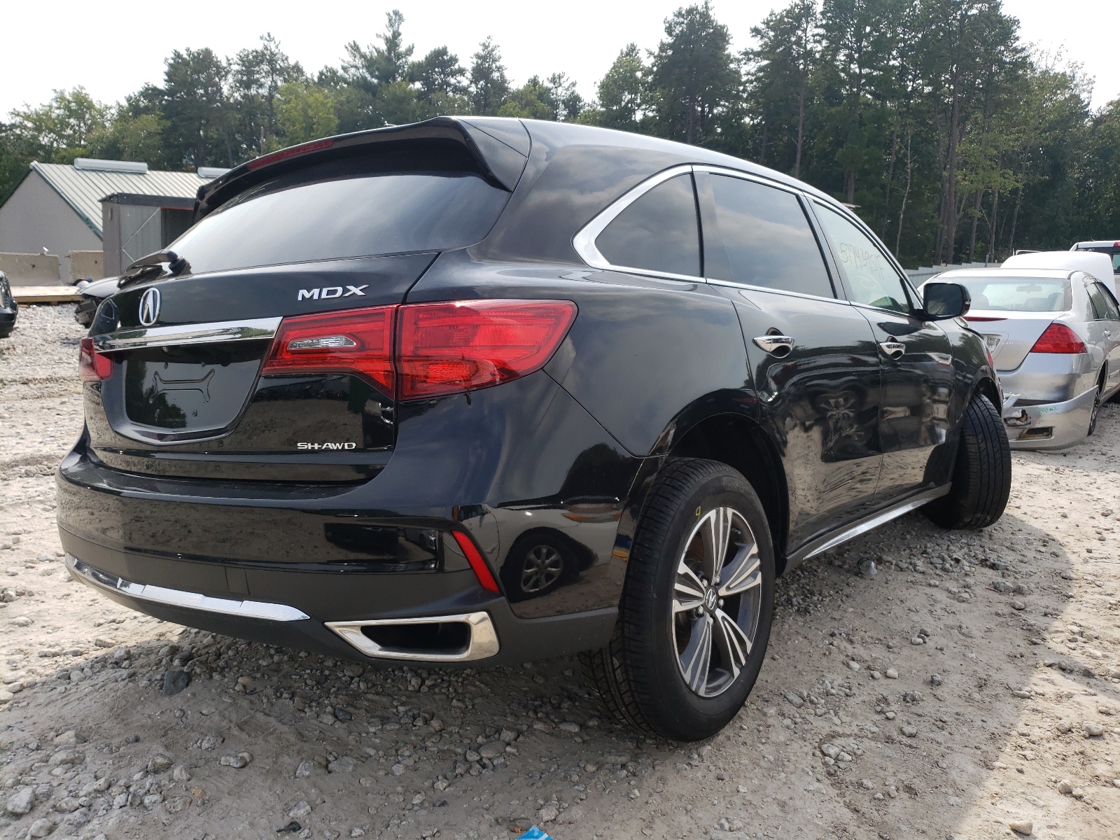 Photo 4 from auction – 2017 ACURA MDX with VIN 5J8YD4H30HL004784