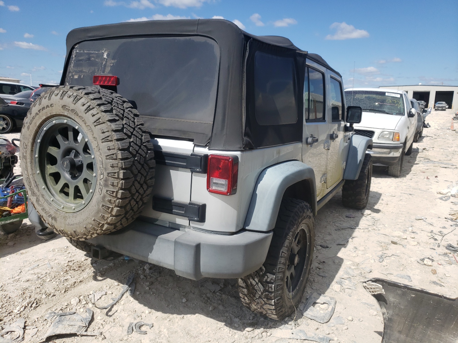 Photo 4 from auction – 2012 JEEP WRANGLER U with VIN 1C4HJWFG3CL248723