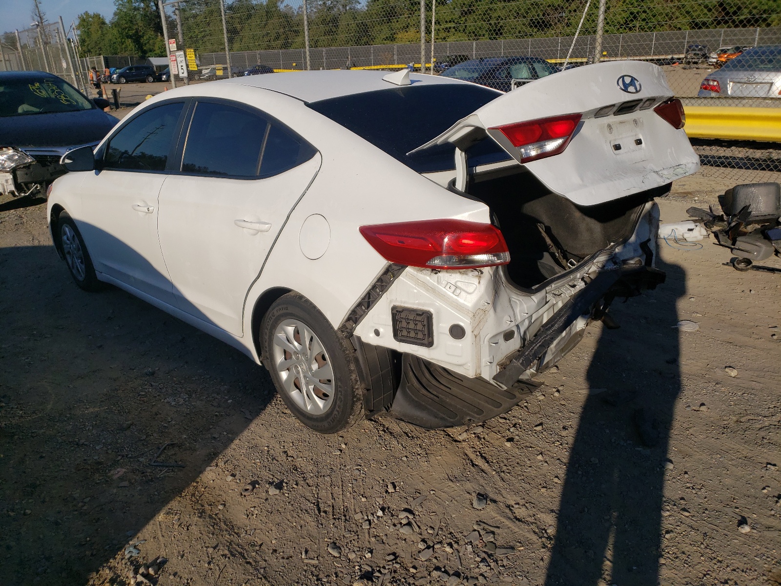 Photo 3 from auction – 2017 HYUNDAI ELANTRA SE with VIN 5NPD74LF0HH067569