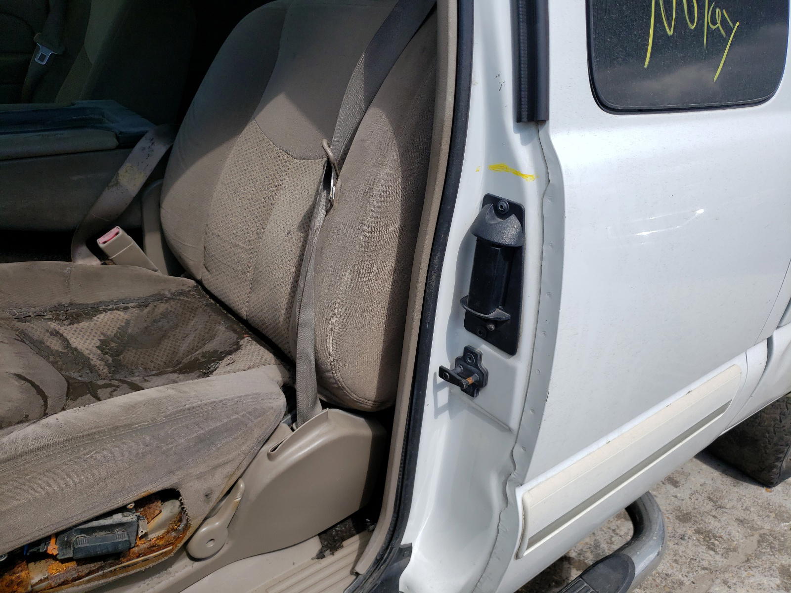 Photo 9 from auction – 2004 CHEVROLET SILVERADO with VIN 1GCHK29U04E105533