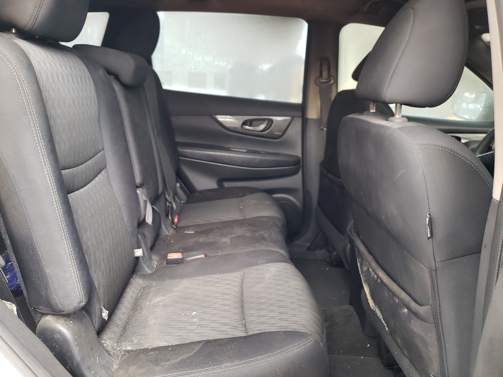 Photo 6 from auction – 2017 NISSAN ROGUE SV with VIN 5N1AT2MV1HC765320
