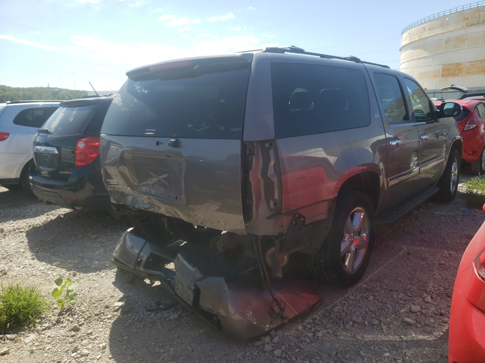 Photo 4 from auction – 2013 CHEVROLET SUBURBAN C with VIN 1GNSCKE01DR195152
