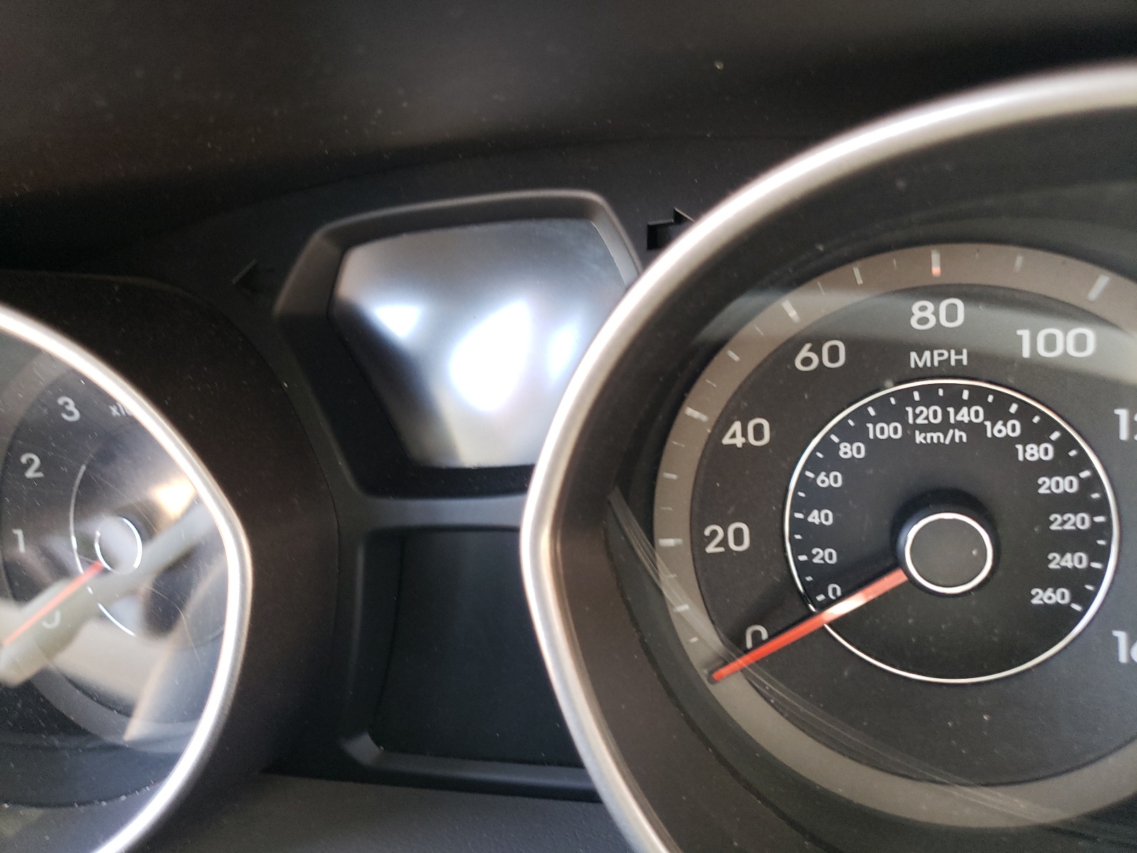 Photo 8 from auction – 2016 HYUNDAI ELANTRA SE with VIN 5NPDH4AE5GH703666