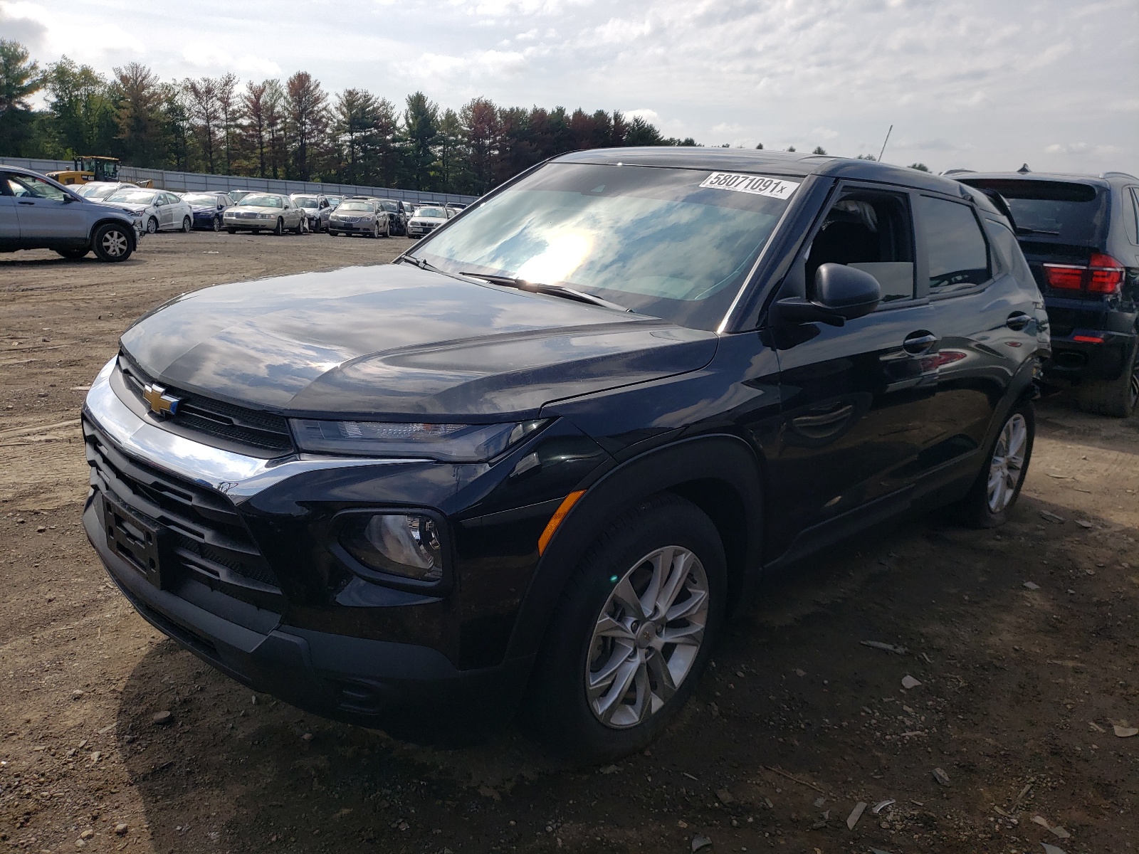 Photo 2 from auction – 2021 CHEVROLET TRAILBLAZE with VIN KL79MMS29MB132148