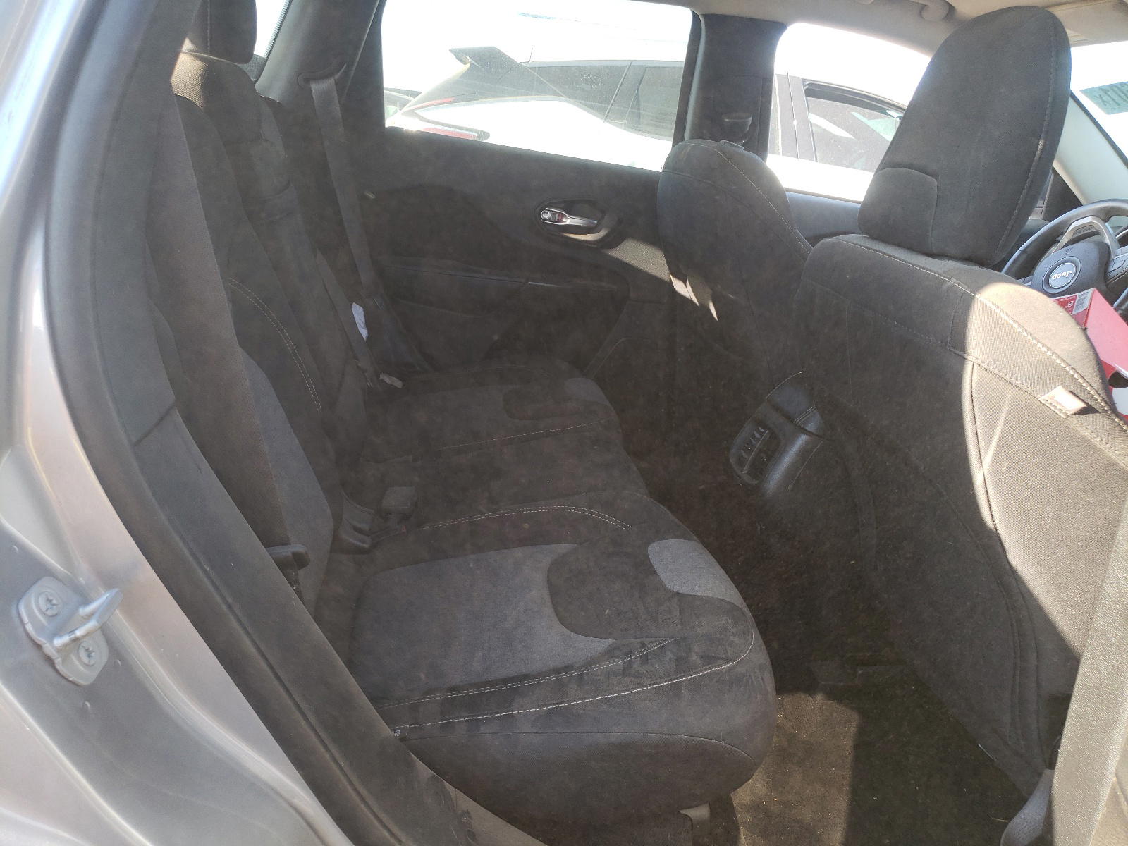 Photo 6 from auction – 2014 JEEP CHEROKEE L with VIN 1C4PJMCSXEW194072