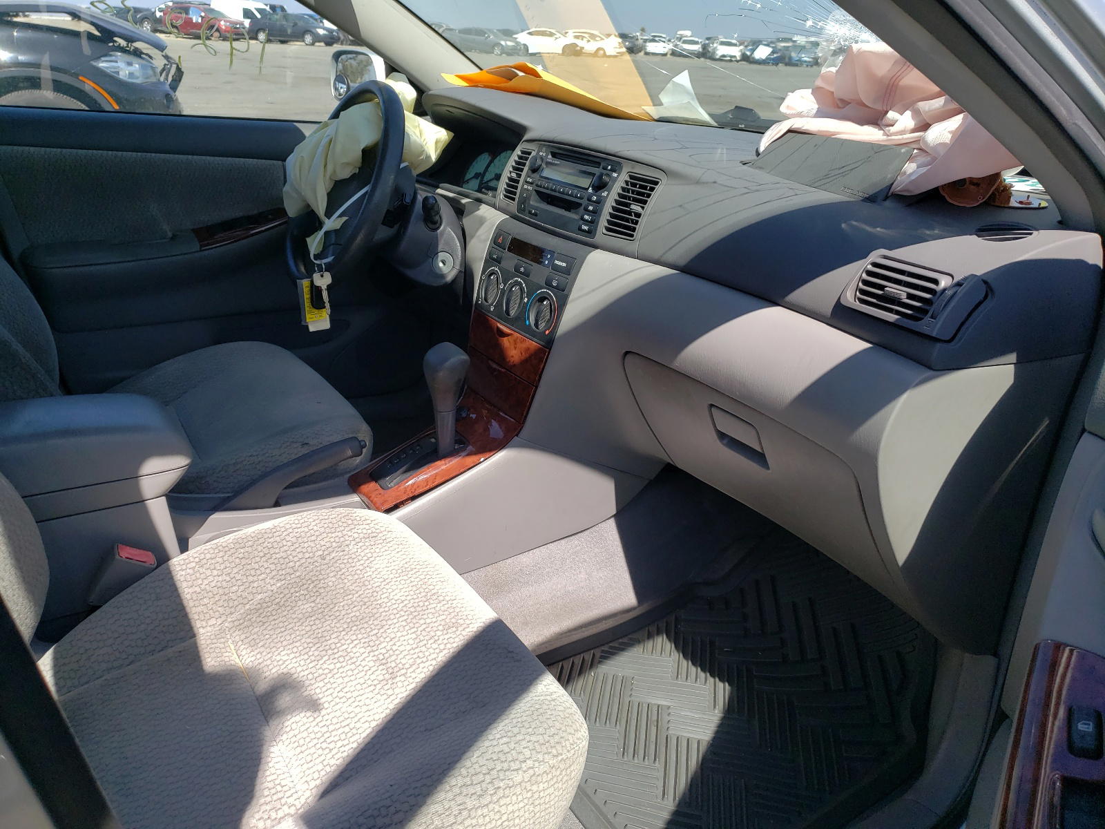 Photo 5 from auction – 2003 TOYOTA COROLLA CE with VIN JTDBR32E930032099