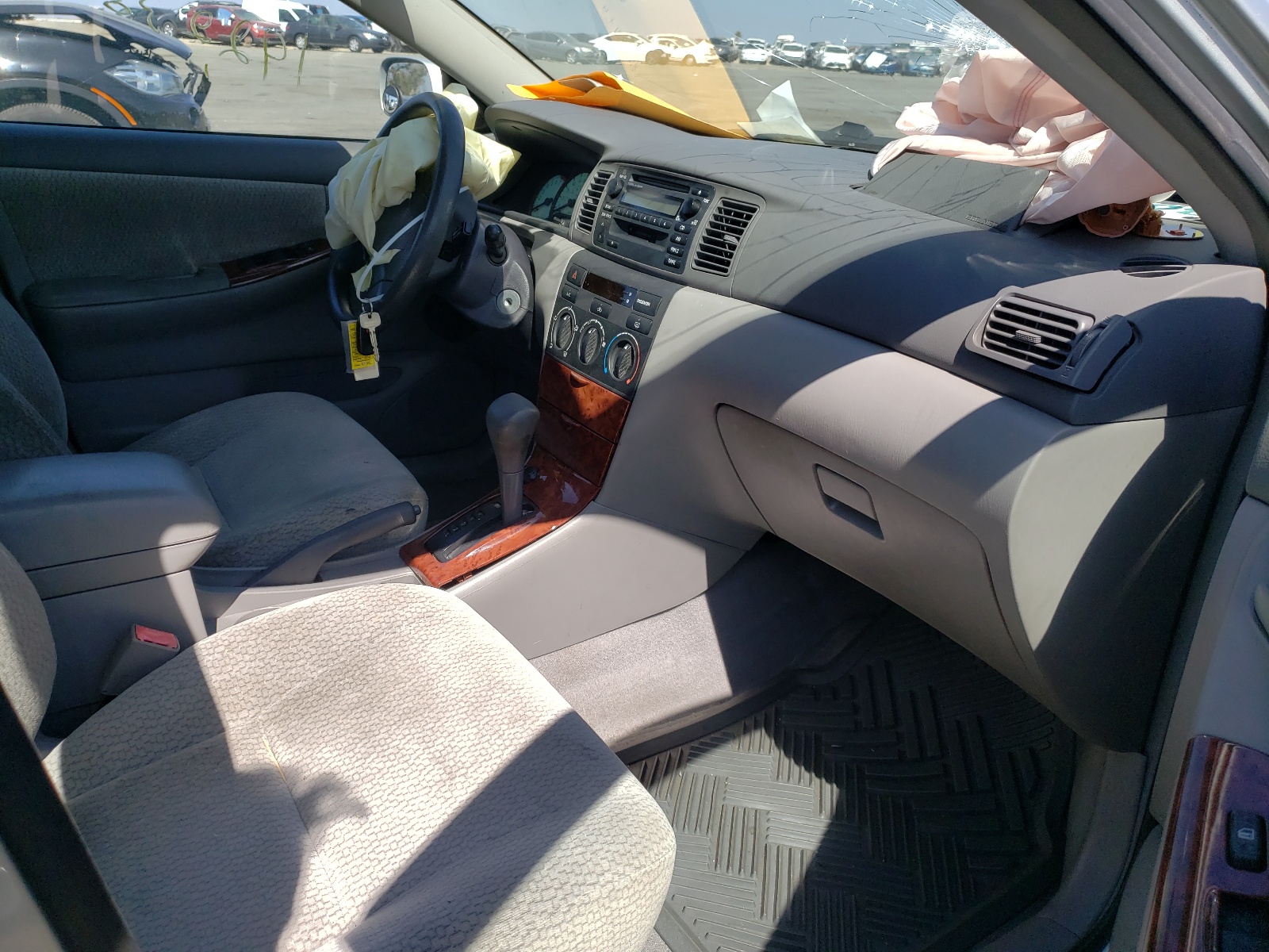 Zdjęcie 5 z aukcji – 2003 TOYOTA COROLLA CE z VIN JTDBR32E930032099