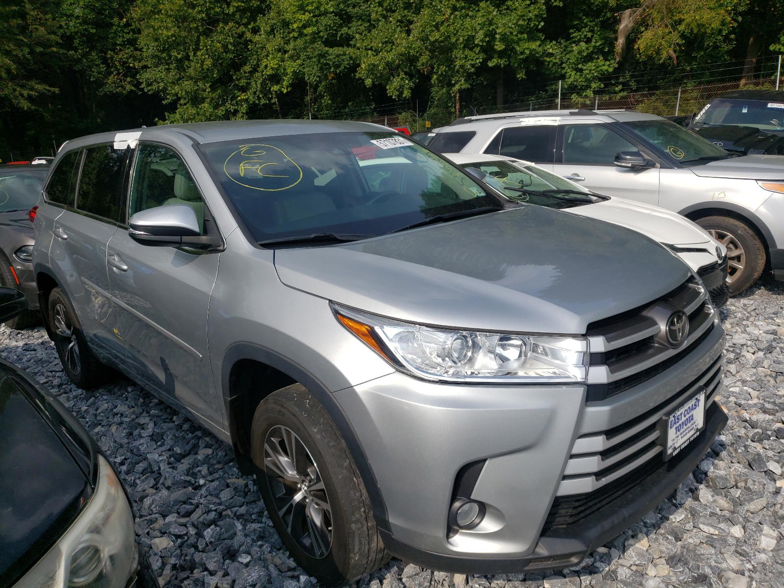 TOYOTA HIGHLANDER 2018 with VIN 5TDBZRFH9JS809611 - Photo from auction