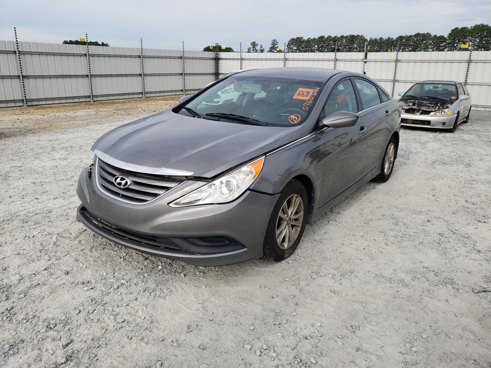 Photo 2 from auction – 2014 HYUNDAI SONATA GLS with VIN 5NPEB4AC2EH863473