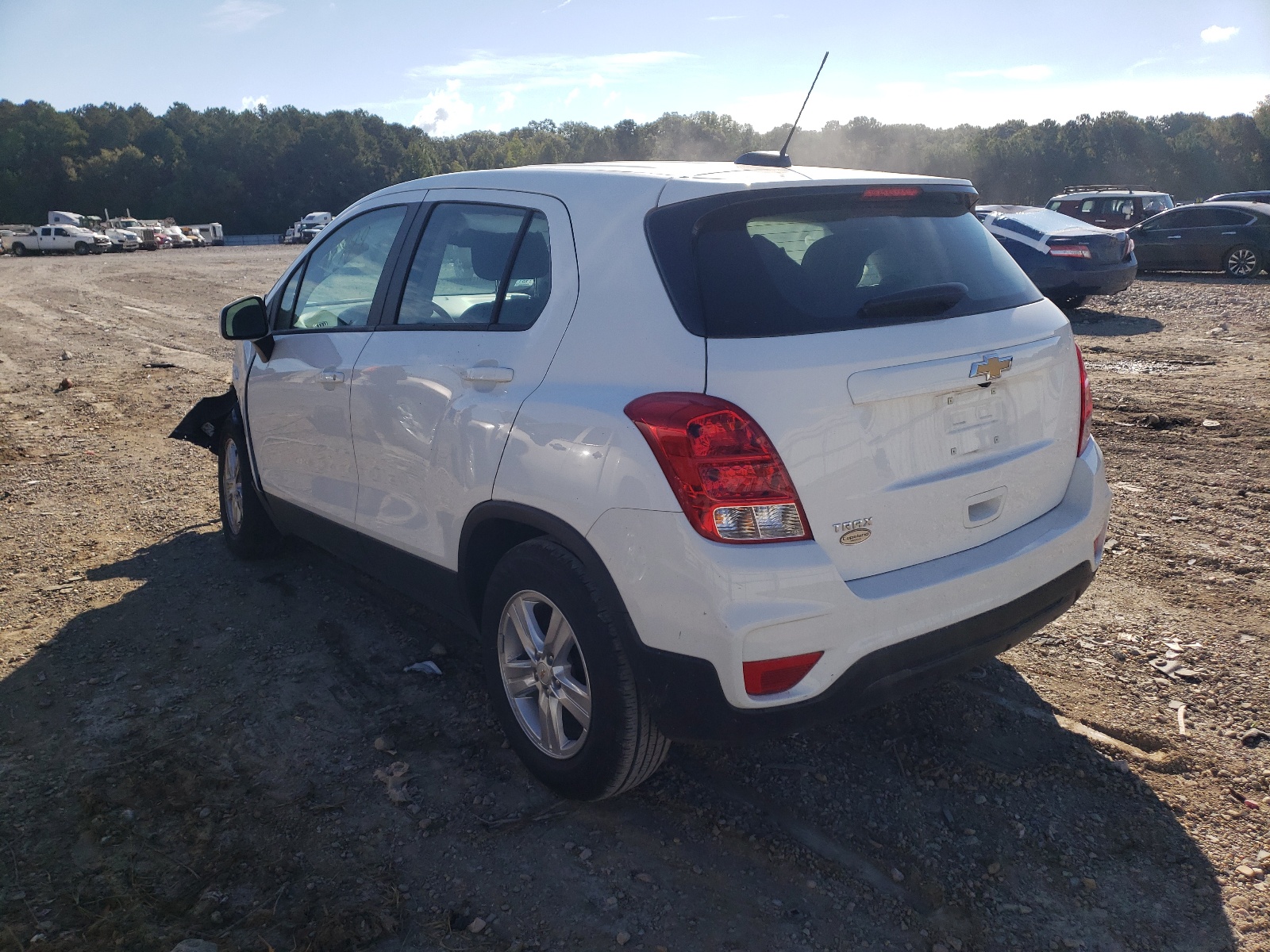 Photo 3 from auction – 2020 CHEVROLET TRAX LS with VIN KL7CJKSB6LB071407