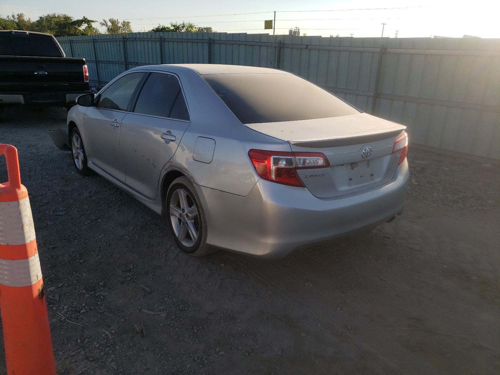 Photo 3 from auction – 2014 TOYOTA CAMRY L with VIN 4T1BF1FK8EU827648