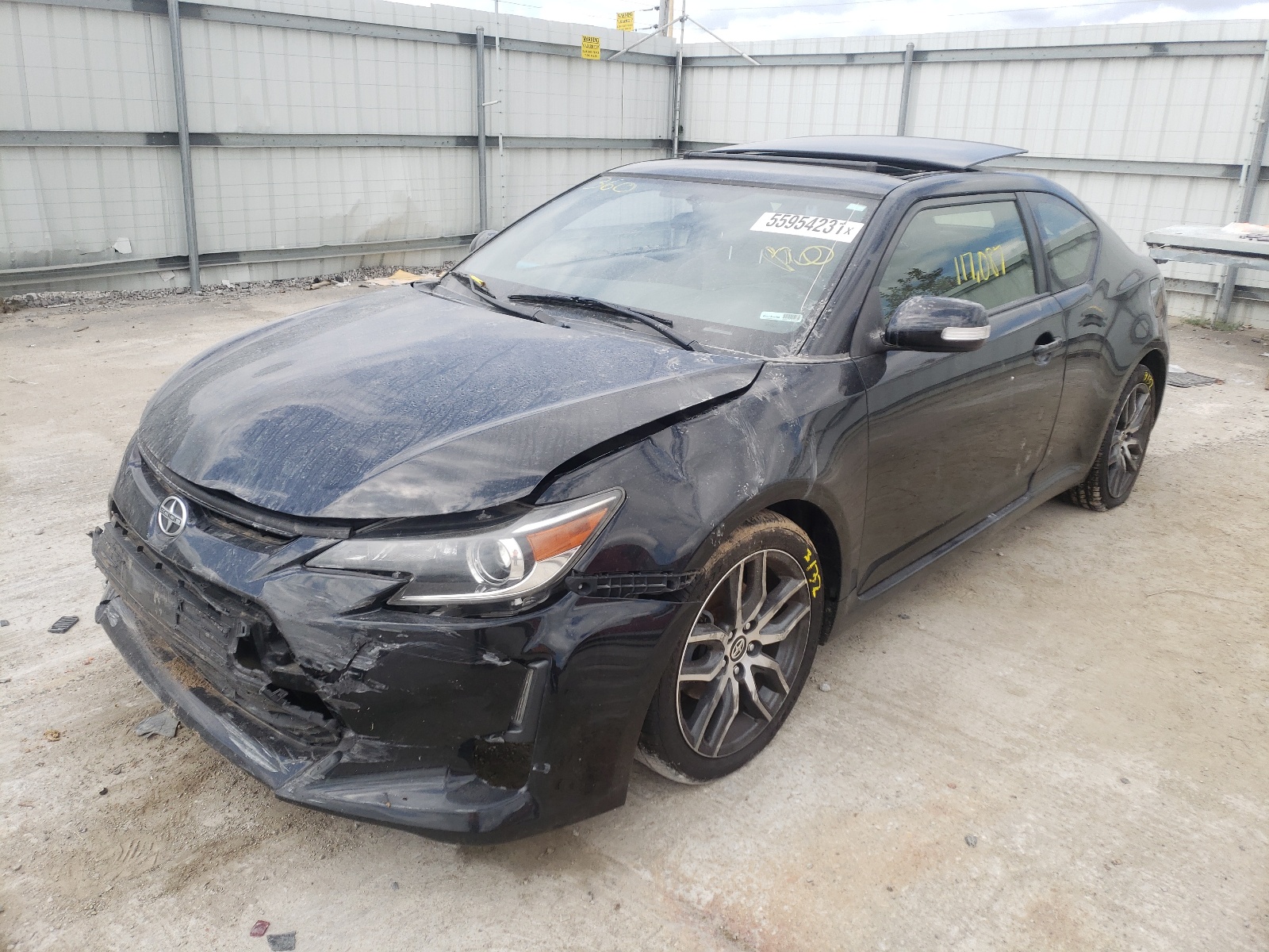 Photo 2 from auction – 2016 TOYOTA SCION TC with VIN JTKJF5C78GJ021507