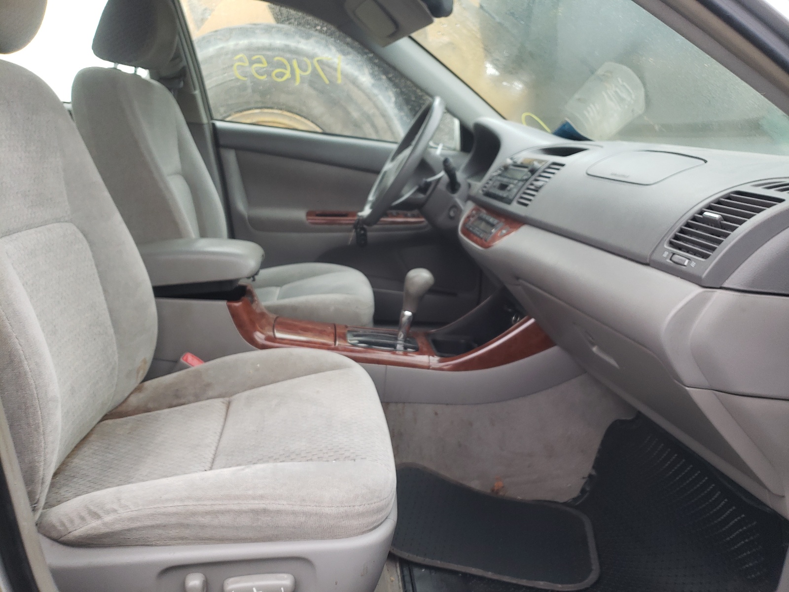 Photo 5 from auction – 2004 TOYOTA CAMRY LE with VIN 4T1BE32K64U845181