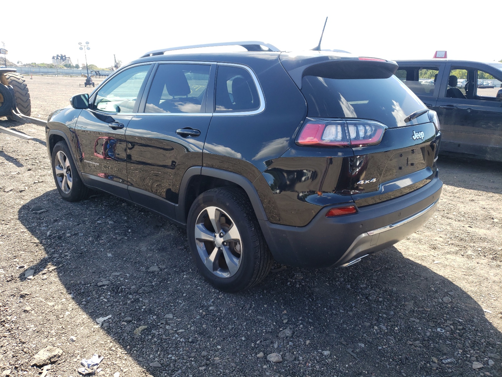 Photo 3 from auction – 2019 JEEP CHEROKEE L with VIN 1C4PJMDX0KD162376