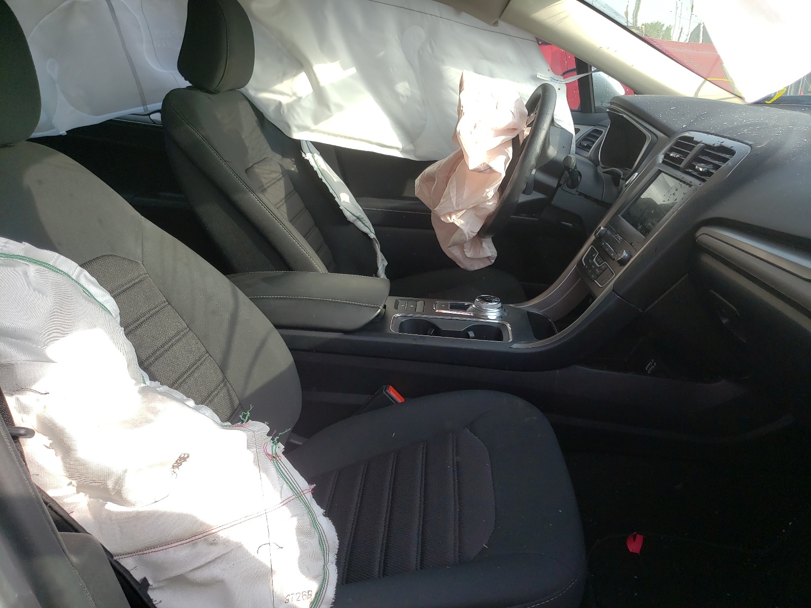 Photo 5 from auction – 2020 FORD FUSION SE with VIN 3FA6P0HD3LR169789