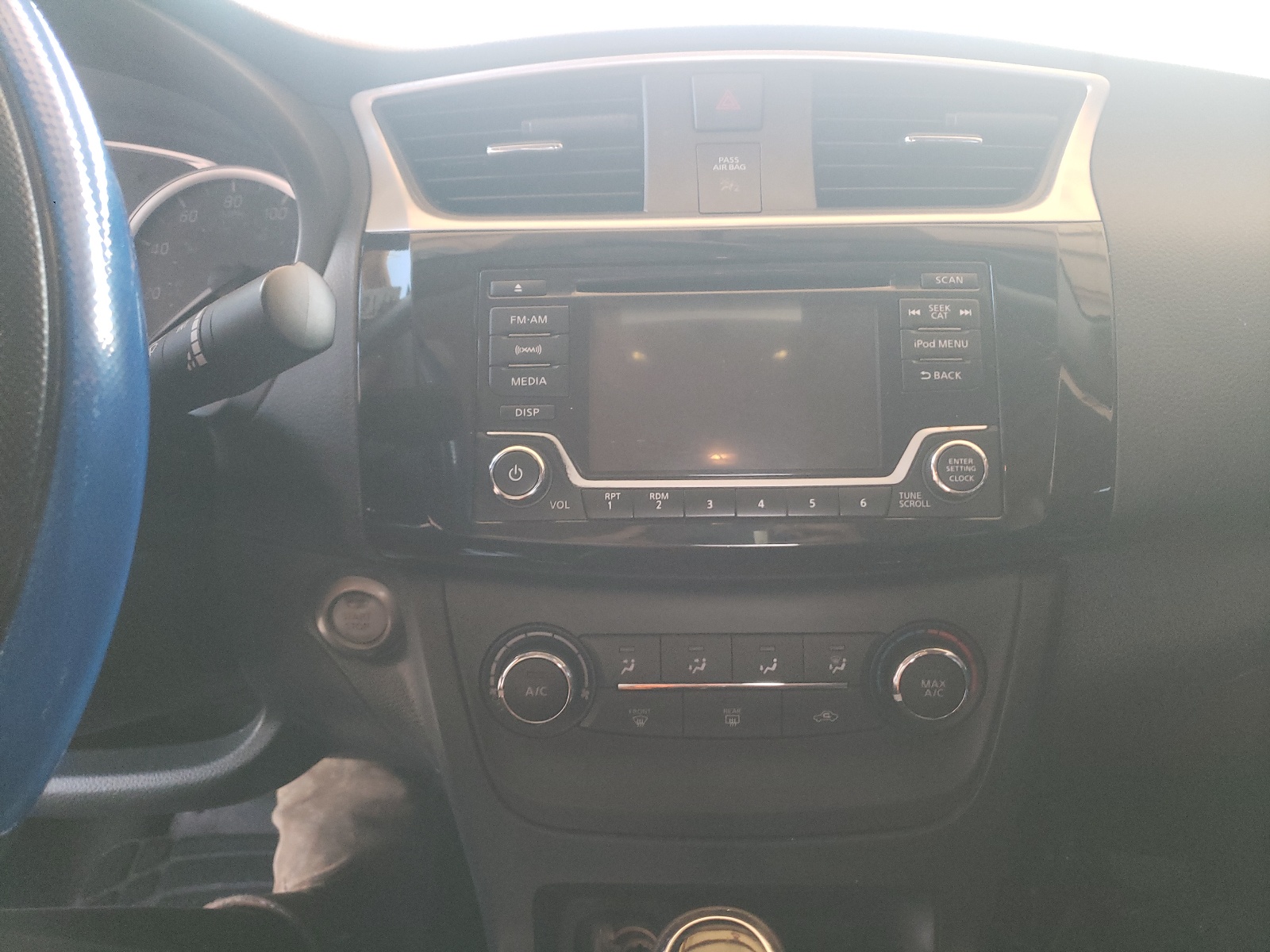 Photo 9 from auction – 2017 NISSAN SENTRA S with VIN 3N1AB7AP1HY374849