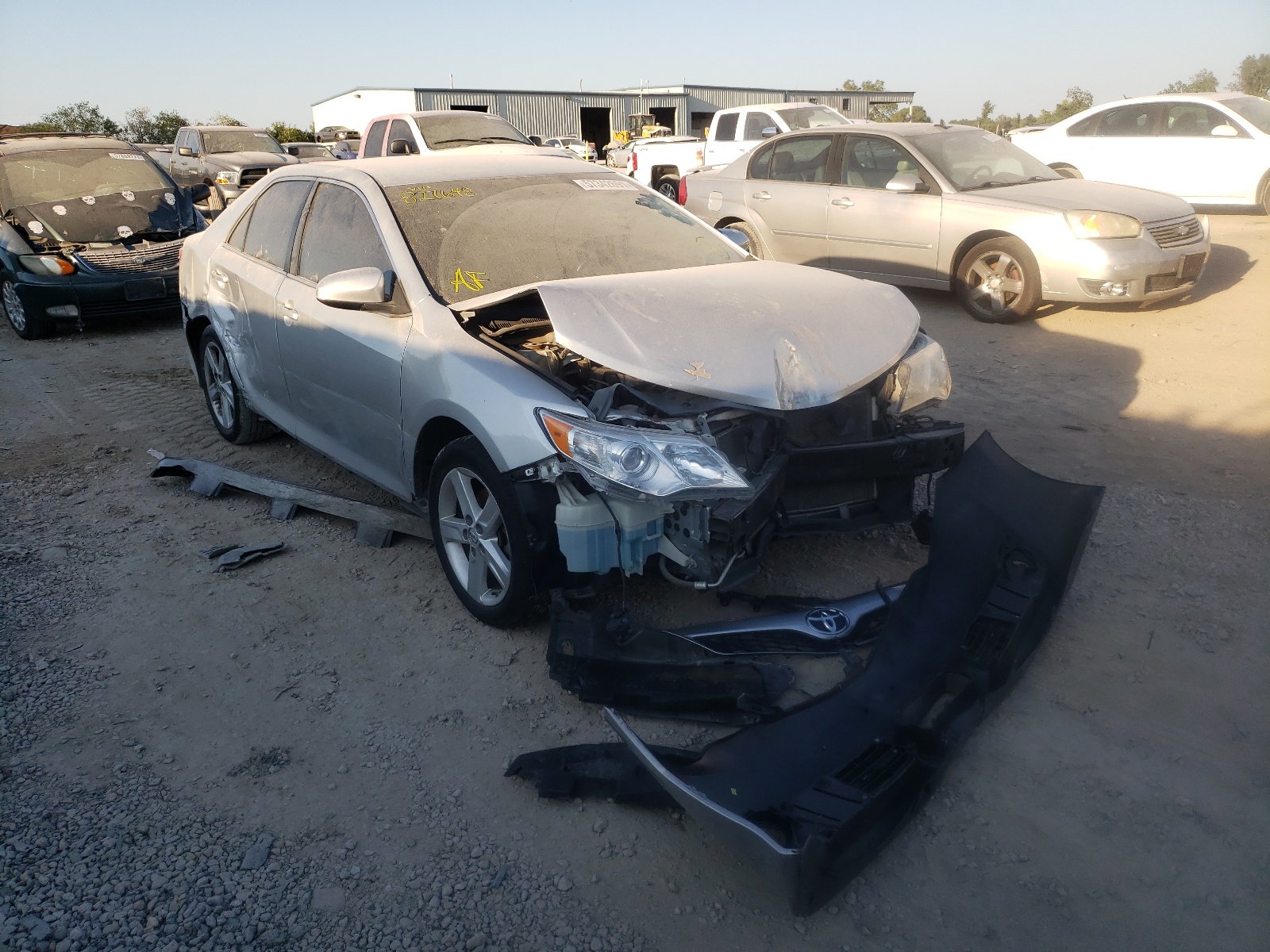 TOYOTA CAMRY L 2014 with VIN 4T1BF1FK8EU827648 - Photo from auction