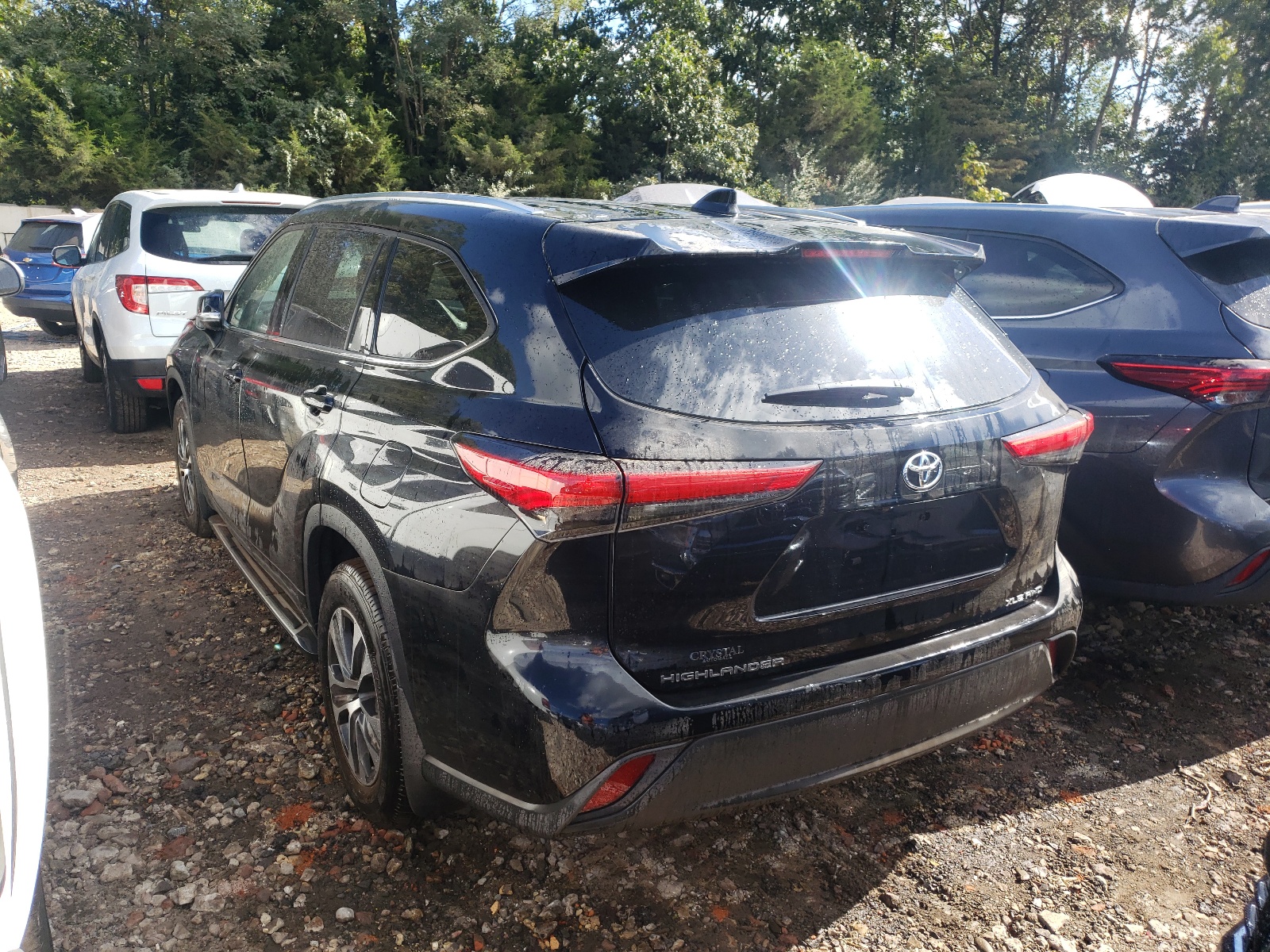 Zdjęcie 3 z aukcji – 2021 TOYOTA HIGHLANDER z VIN 5TDGZRBH5MS545495