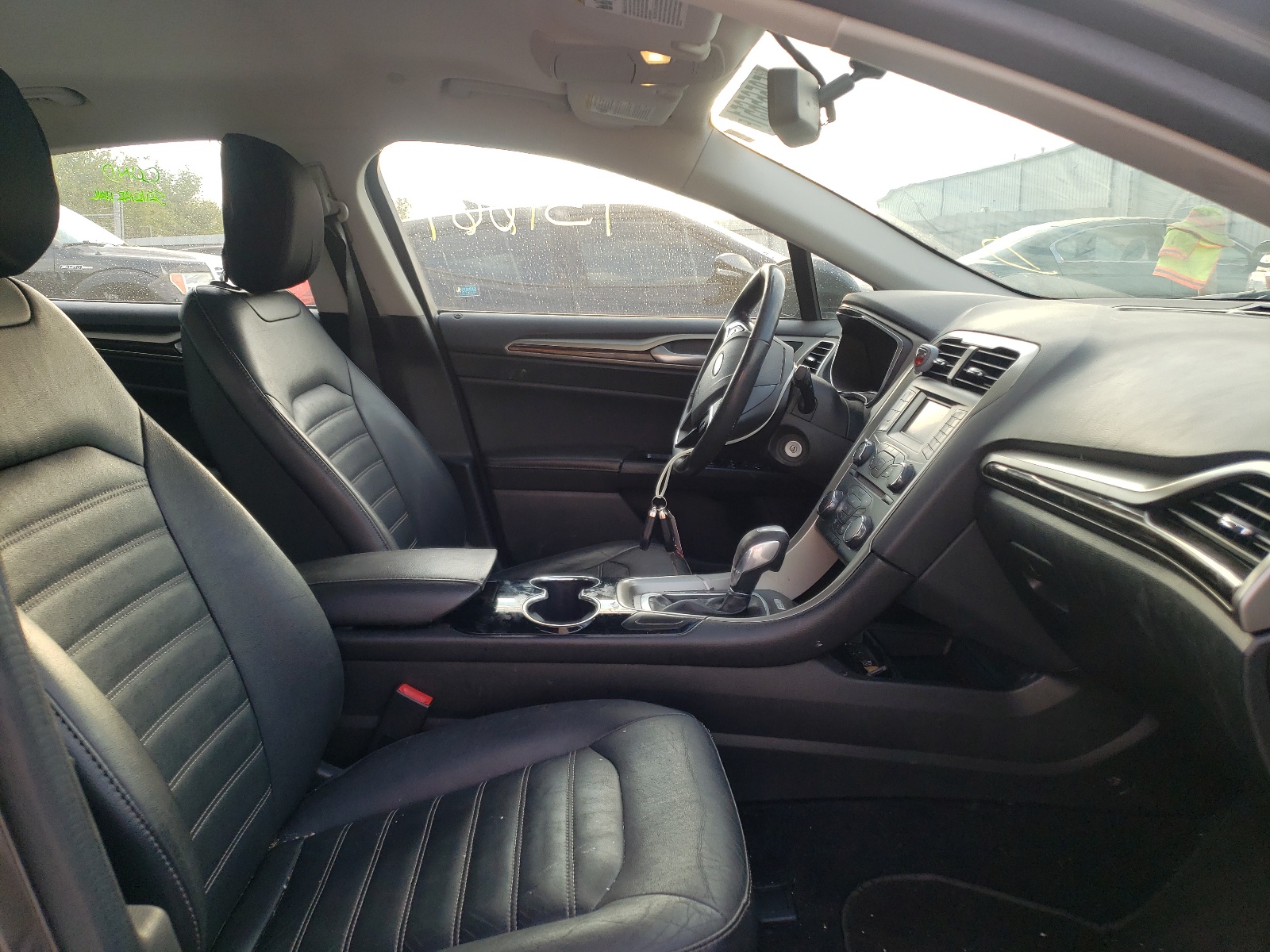 Photo 5 from auction – 2015 FORD FUSION SE with VIN 3FA6P0LU7FR118503